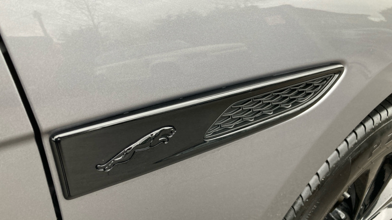 Jaguar F-Pace 2.0 P400e R-Dynamic SE 5dr Auto AWD Estate